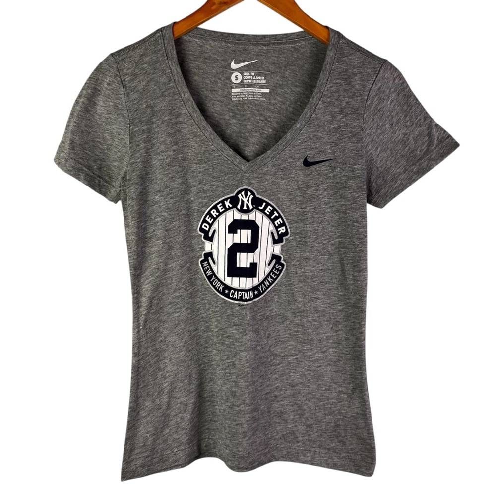 Nike Women's Gray Slim Fit Derek Jeter Yankees V-Neck Tee